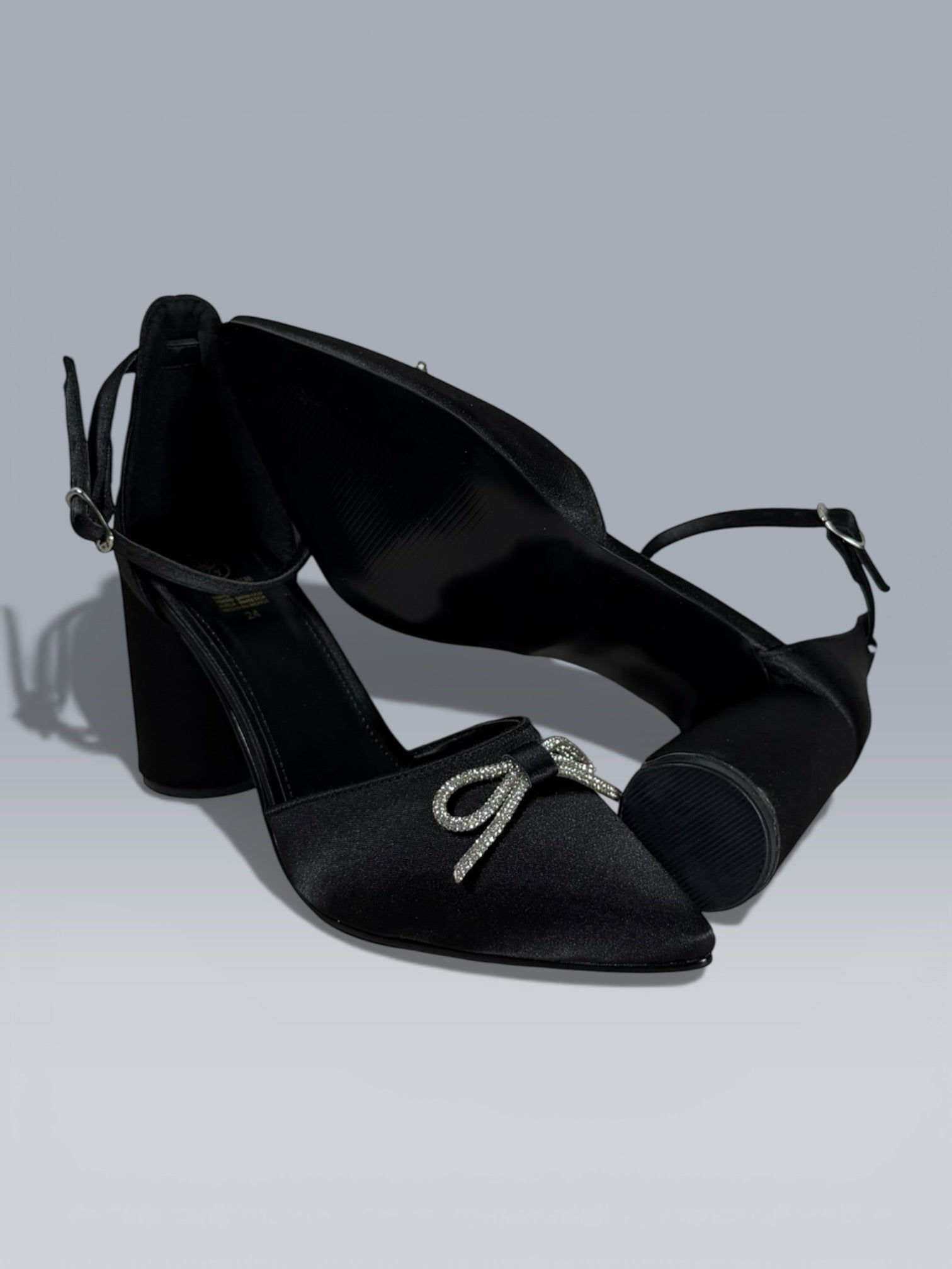 Zapatilla Con Brillos Elegante Con Moño Mo-219